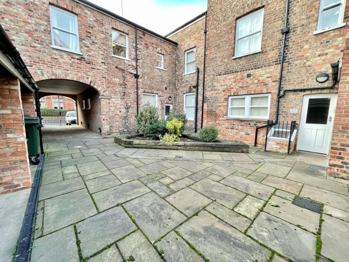Clifford'S Reach At Bluebridge Court With Free Parking Lägenhet York Exteriör bild